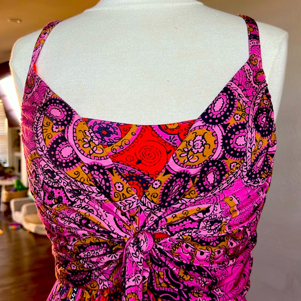 Beautiful maxi dress by Meave. Perfect for vacation! Size S